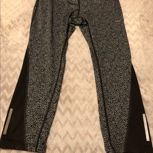 Nike Pants - Women’s Nike leggings Nike Pants - Women’s Nike leggings